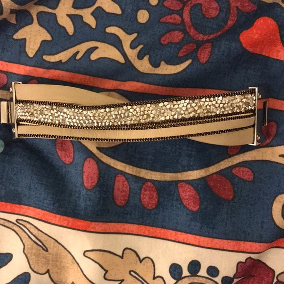 Express Cuff Bracelet - Picture 5 of 6